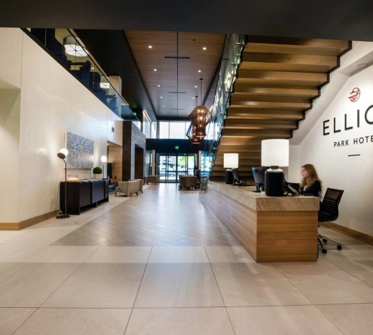 Elliot Park Hotel check-in desk